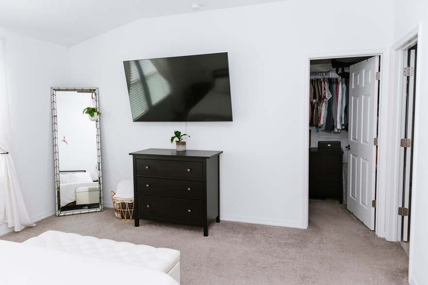 Master Bedroom - 2471 Golden Pasture Cir
