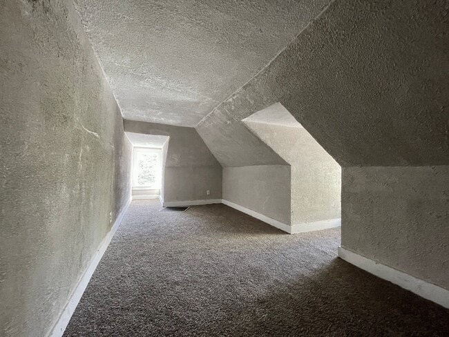 Building Photo - Stunning 3 Bedroom Home FOR RENT in Millvi...