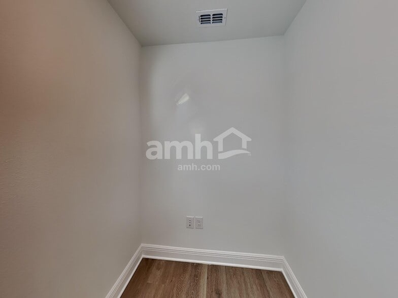 Building Photo - 6655 Atlantic Bch Ave