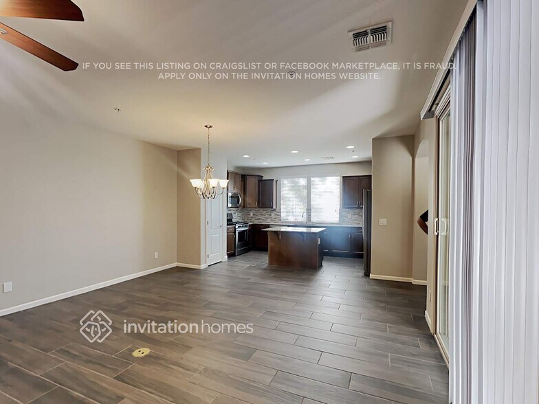 Building Photo - 3041 N Clanton St
