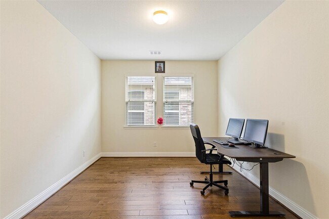 Building Photo - 31070 Timber Bend Ln