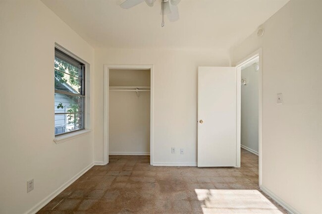 Building Photo - 6709 Tampa Cove
