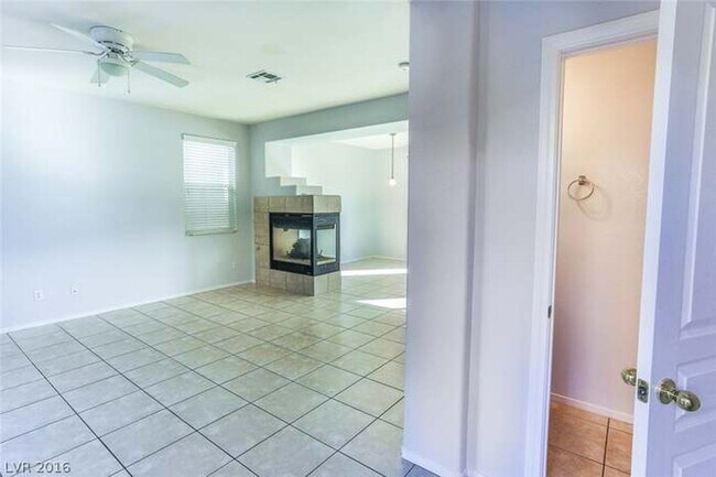 Building Photo - Southwest Three Bedroom Home!!!