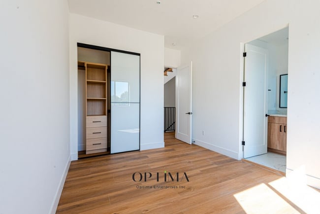 Building Photo - 10847 Morrison St