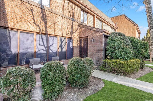 Building Photo - 6 Squirrel Hill