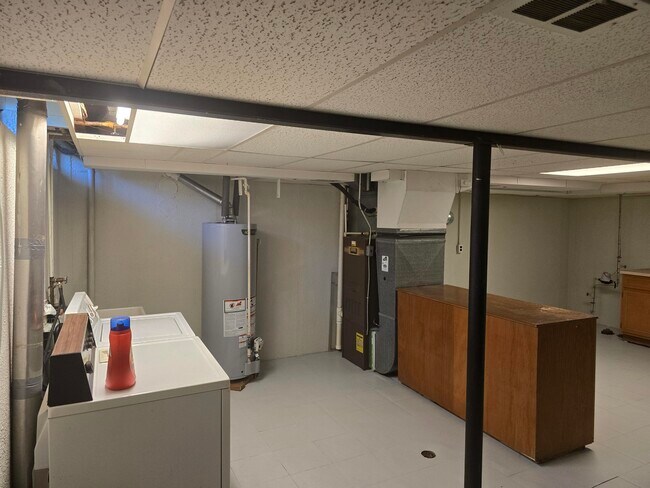 Building Photo - 15353 Huff