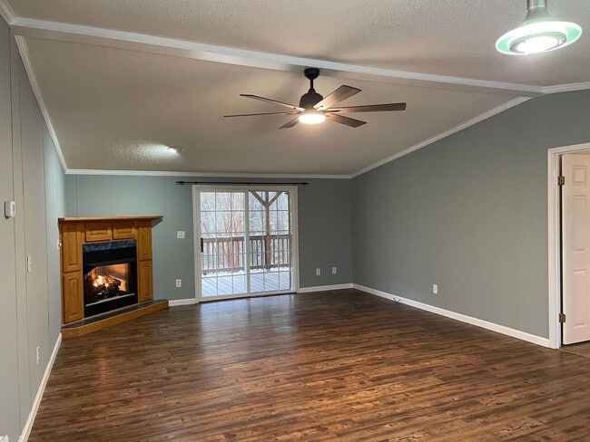 Building Photo - Updated Three Bedroom Two Bath Double Wide in Iron Station