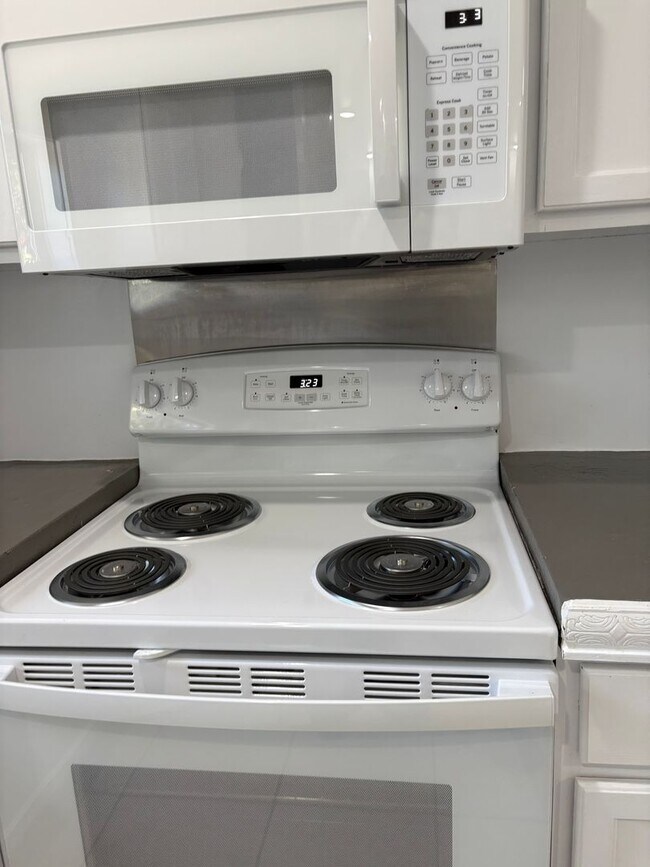 Building Photo - 2 Bedroom 2 Bath Home in Kill Devil Hills