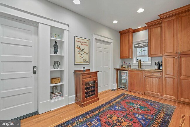 Building Photo - 1503 Russell Rd