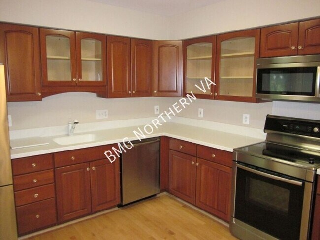 Building Photo - 1160 Wimbledon Dr