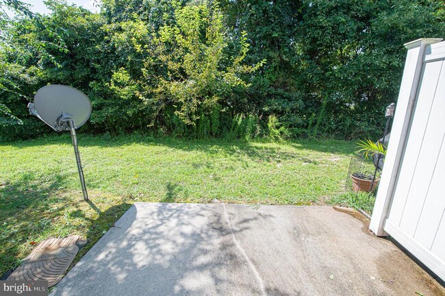 Building Photo - 420 Parkview Ct