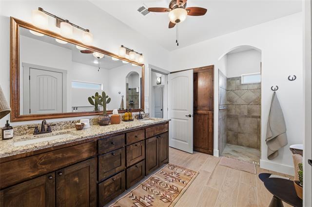 Building Photo - 570 S Point Ct