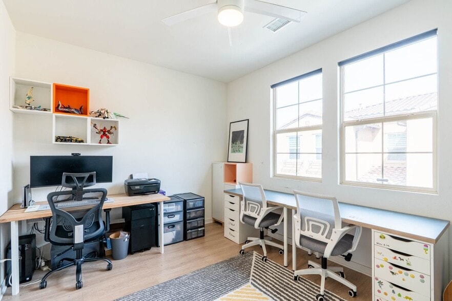 Building Photo - 62 Savannah