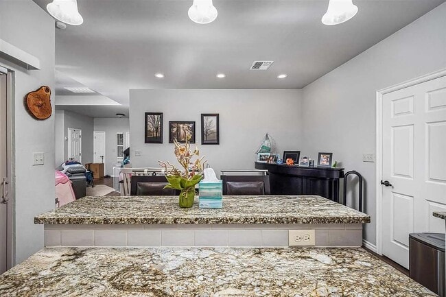 Building Photo - 221 Mockingbird Rd