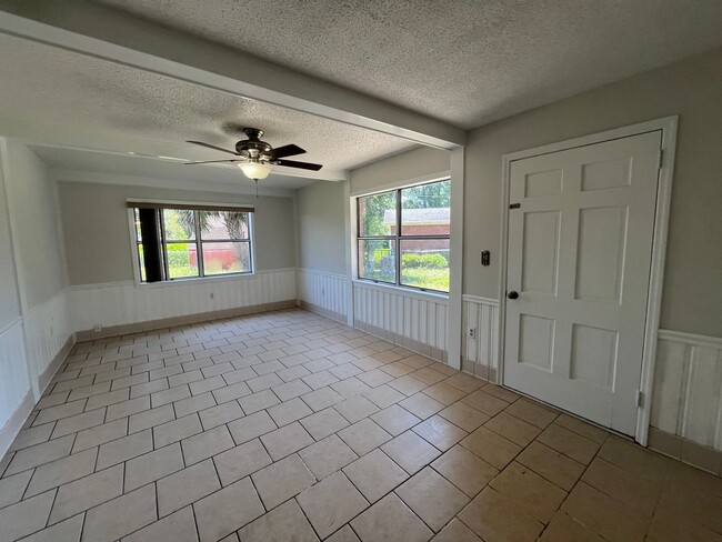 Building Photo - Charming 4-Bedroom Brick Home on Spacious ...