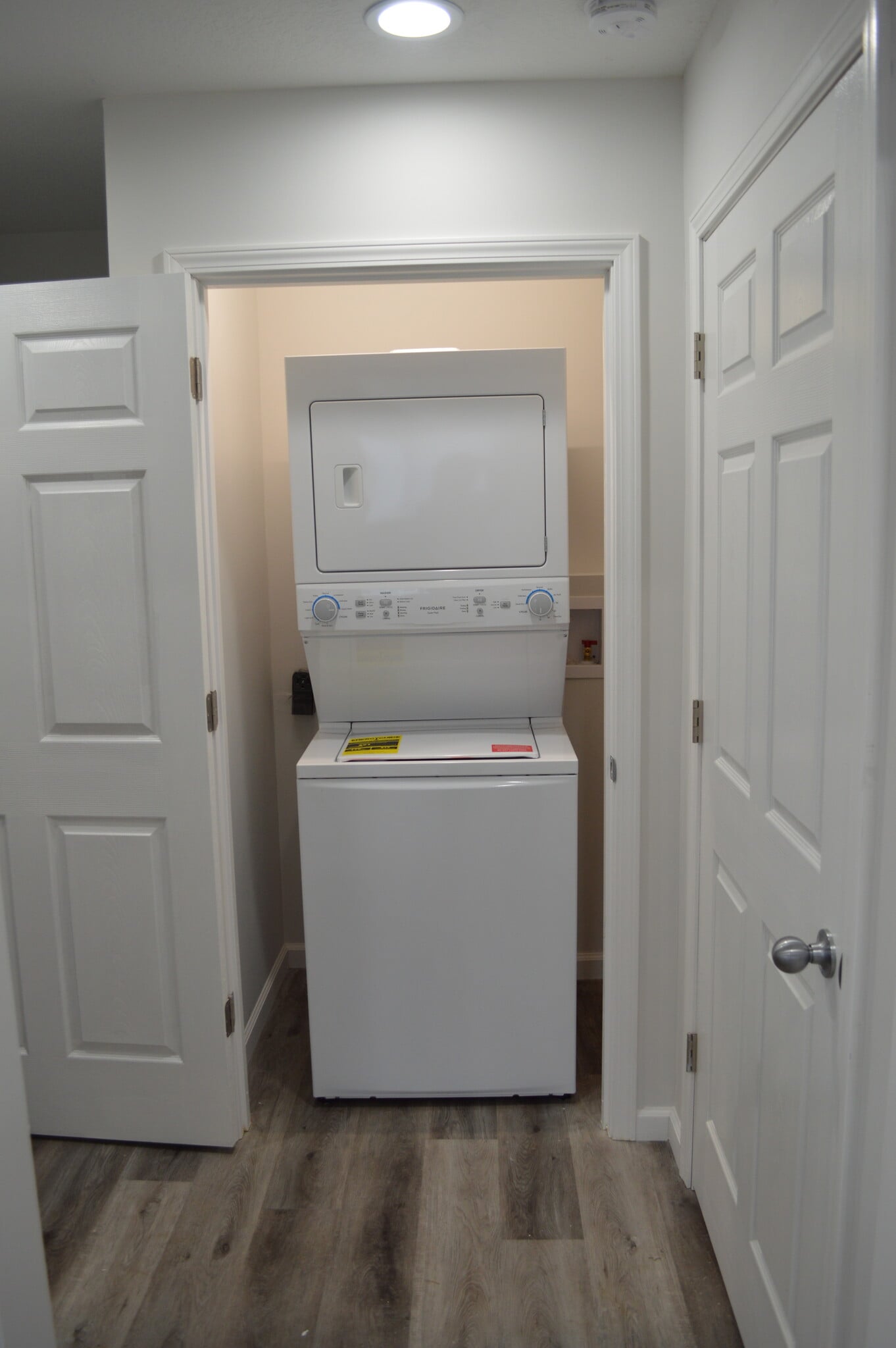 Stackable Washer/Dryer - 800 S Diamond St