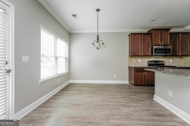Building Photo - 4948 Longview Run