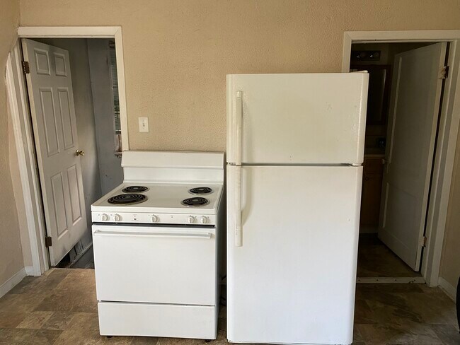 Building Photo - 1938 E Calvert St