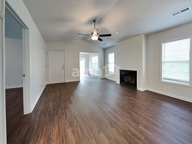 Building Photo - 5715 Regent Village Dr