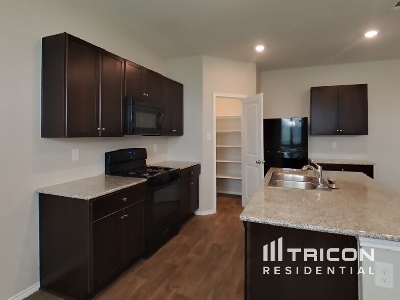Building Photo - 3311 Angus Crossing