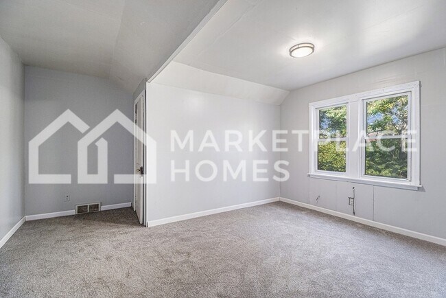 Building Photo - 20410 Hull St