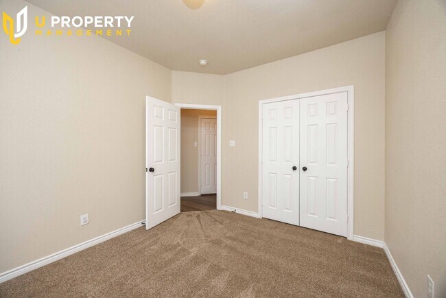 Building Photo - Charming two-story brick home in the desir...