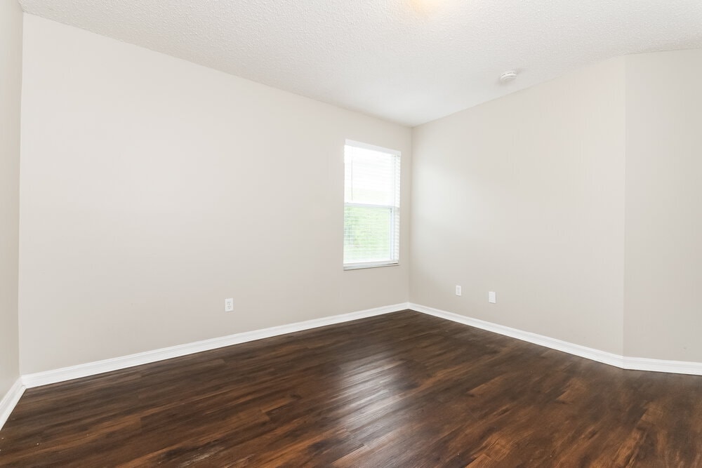 Building Photo - 2015 Country Brook Ave