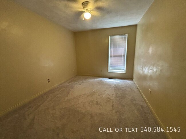 Building Photo - 6421 Orchard View Ln