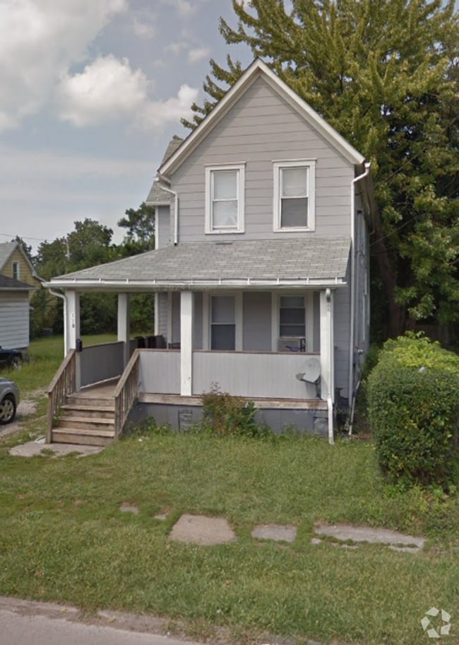 Building Photo - Coming Soon! Section 8 Accepted! Renovatio...