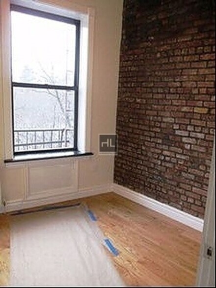 Building Photo - E 1ST ST.