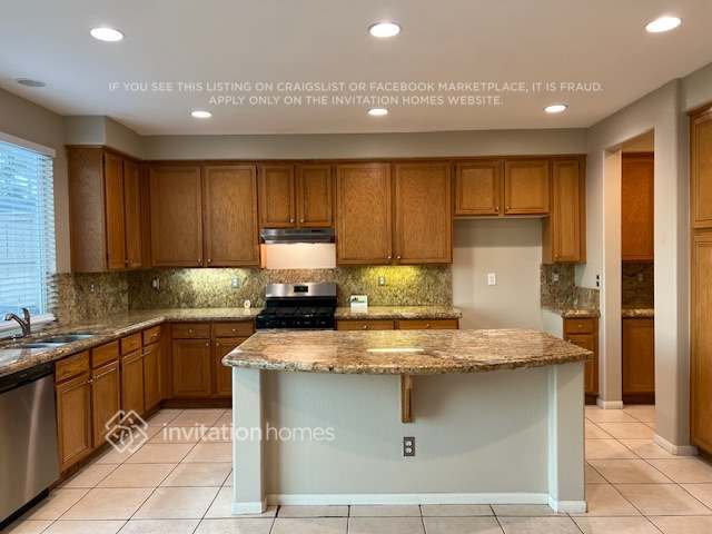 Building Photo - 3813 Holly Springs Dr