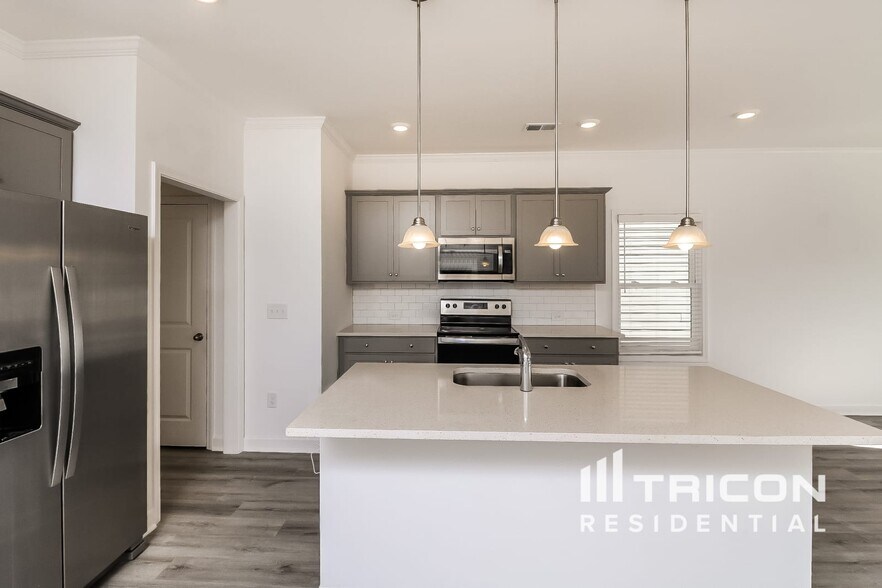 Building Photo - 178 E Rdg Wy