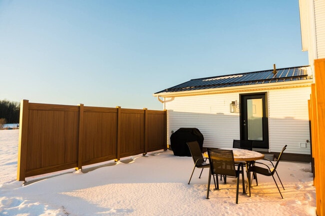 Building Photo - 10268 Cleveland Rd