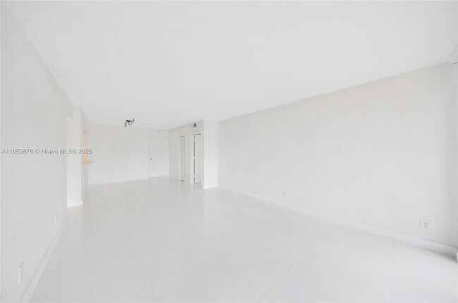 Building Photo - 5600 Collins Ave