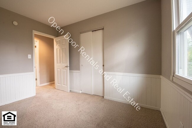 Building Photo - 1727 Maplewood Rd