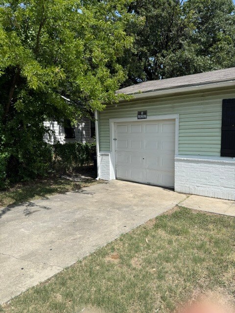 Building Photo - 3837 Childress St