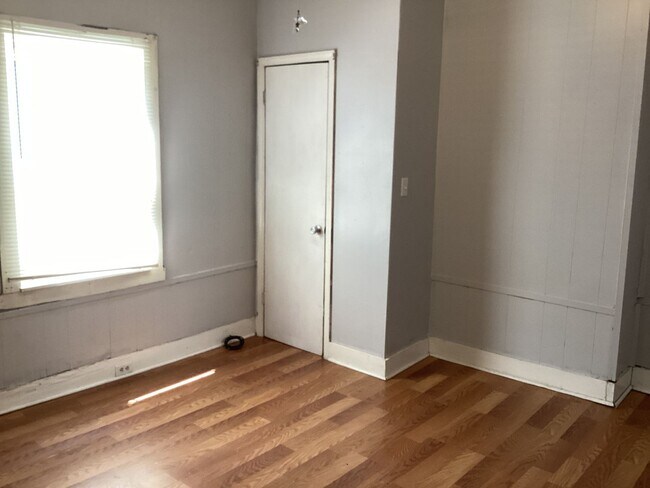 Building Photo - DOWNTOWN WILMINGTON! Historic Cottage - 2B...