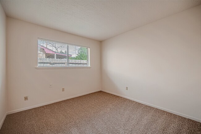 Building Photo - 10607 Silkwood Dr