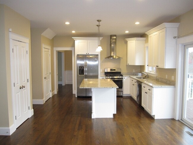 Building Photo - 15 Hialeah Ln