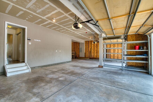 Building Photo - 705 Witchhazel Ct