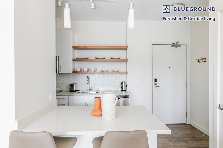 Building Photo - 240 Sidney St