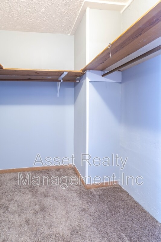 Building Photo - 9104 Woodpark Ln NW