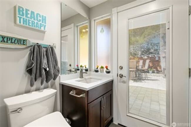 Building Photo - Gorgeous 5 Bedroom Home with Bayview - Bir...