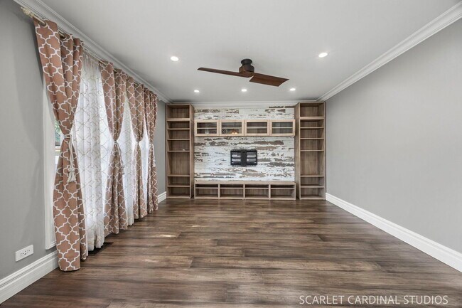Building Photo - 309 Newport Ln