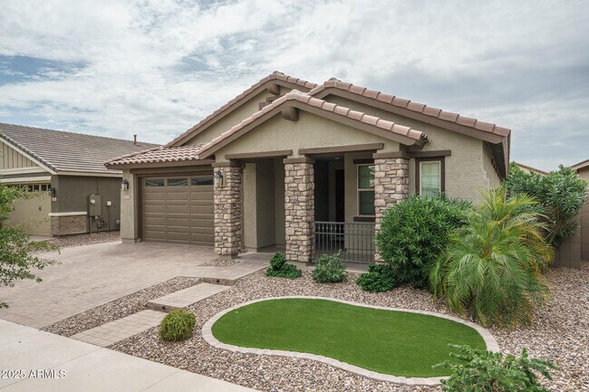 Building Photo - 16019 W Soft Wind Dr