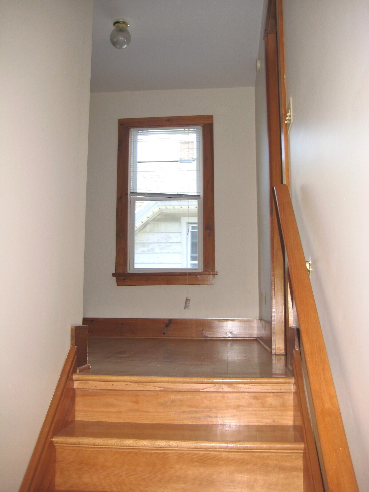 Building Photo - 280 S Goodman St