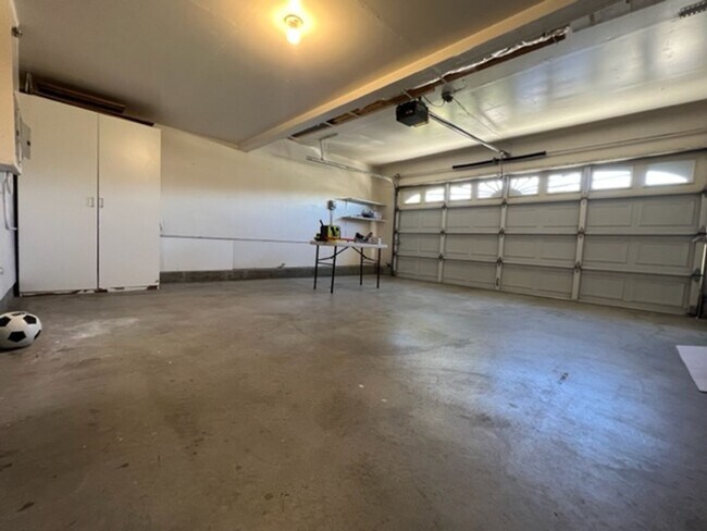 Building Photo - 4200 Buckskin Dr
