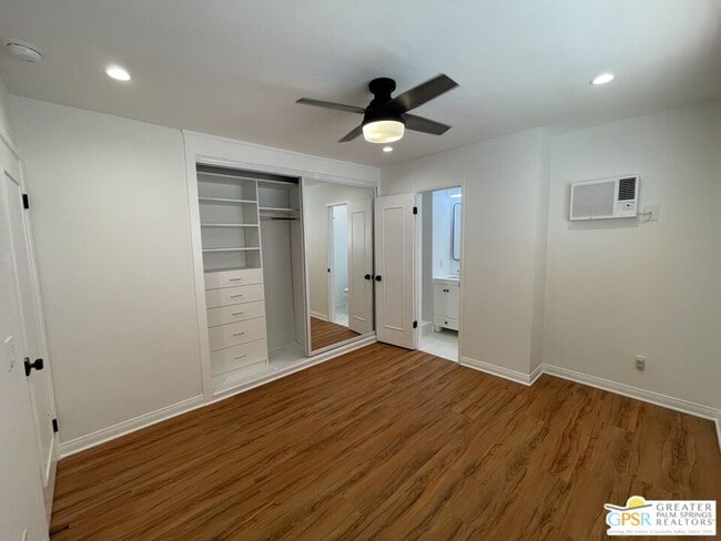 Building Photo - 1104 Masselin Ave