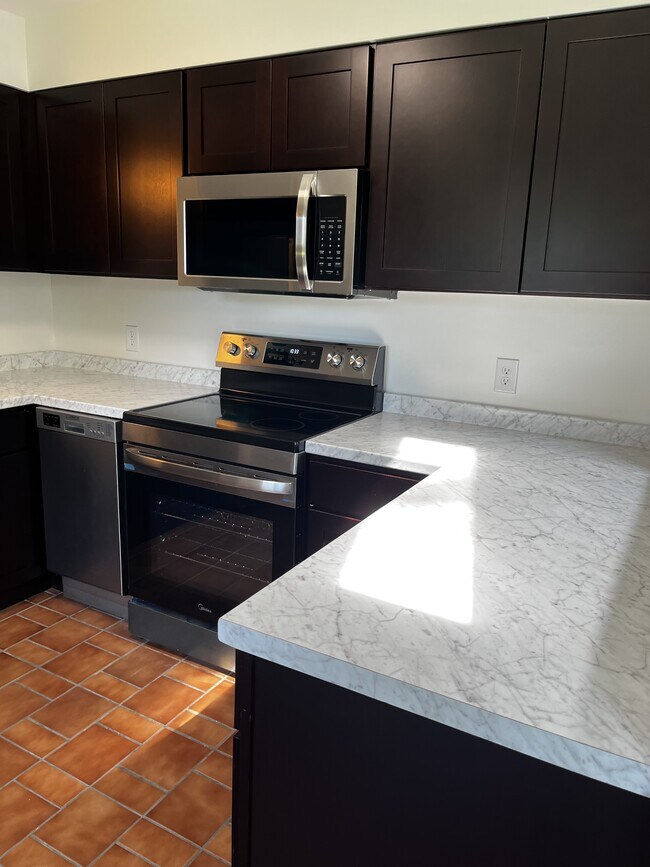 Building Photo - 1831 Eden Ln