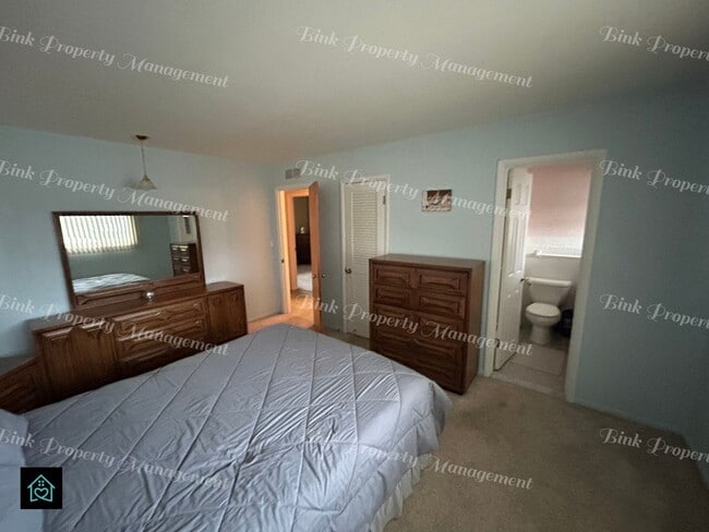 Building Photo - 9316 Southworth Ave